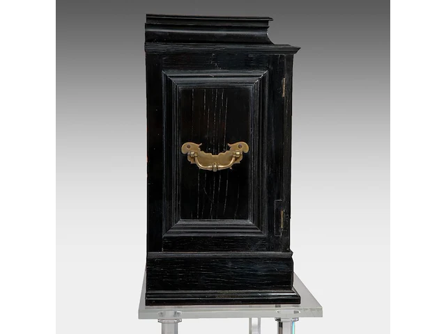 An exceptional antwerp baroque ebony and ebonised cabinet inset with painted copper panels with old testamentic scenes, ca. 1650 77 x 87 x 40 cm. (30.30 x 34 1/4 x 15 3/4 in.), with the plexi stand: 155 cm. (61.02 in.) - afbeelding 5 van  27