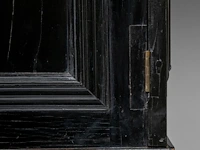 An exceptional antwerp baroque ebony and ebonised cabinet inset with painted copper panels with old testamentic scenes, ca. 1650 77 x 87 x 40 cm. (30.30 x 34 1/4 x 15 3/4 in.), with the plexi stand: 155 cm. (61.02 in.) - afbeelding 19 van  27