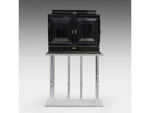 An exceptional antwerp baroque ebony and ebonised cabinet inset with painted copper panels with old testamentic scenes, ca. 1650 77 x 87 x 40 cm. (30.30 x 34 1/4 x 15 3/4 in.), with the plexi stand: 155 cm. (61.02 in.) - afbeelding 12 van  27