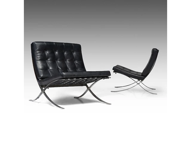 An iconic pair of vintage barcelona chairs by ludwig mies van der rohe for knoll international edition 75 x 77 x 77 cm. (29.53 x 30.30 x 30.30 in.) - afbeelding 6 van  13