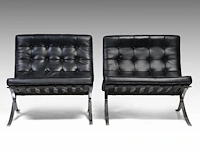 An iconic pair of vintage barcelona chairs by ludwig mies van der rohe for knoll international edition 75 x 77 x 77 cm. (29.53 x 30.30 x 30.30 in.) - afbeelding 7 van  13