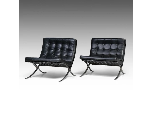 An iconic pair of vintage barcelona chairs by ludwig mies van der rohe for knoll international edition 75 x 77 x 77 cm. (29.53 x 30.30 x 30.30 in.) - afbeelding 8 van  13