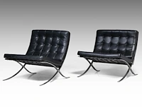 An iconic pair of vintage barcelona chairs by ludwig mies van der rohe for knoll international edition 75 x 77 x 77 cm. (29.53 x 30.30 x 30.30 in.) - afbeelding 9 van  13