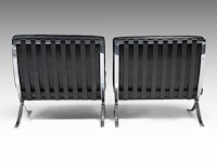 An iconic pair of vintage barcelona chairs by ludwig mies van der rohe for knoll international edition 75 x 77 x 77 cm. (29.53 x 30.30 x 30.30 in.) - afbeelding 11 van  13
