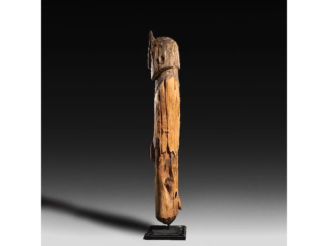 An impressive carved wooden waga memorial statue, konso people, ethiopia 130 cm. (51.17 in.) - afbeelding 2 van  6
