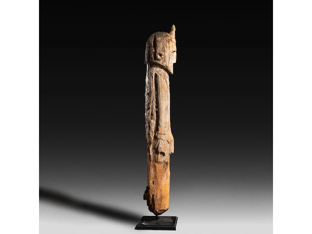 An impressive carved wooden waga memorial statue, konso people, ethiopia 130 cm. (51.17 in.) - afbeelding 4 van  6
