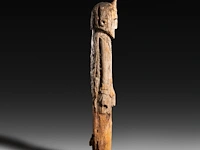 An impressive carved wooden waga memorial statue, konso people, ethiopia 130 cm. (51.17 in.) - afbeelding 4 van  6