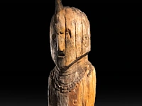 An impressive carved wooden waga memorial statue, konso people, ethiopia 130 cm. (51.17 in.) - afbeelding 5 van  6