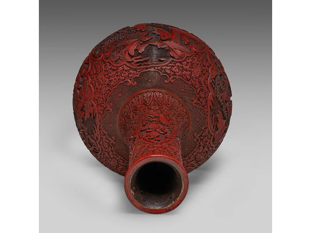 An impressive chinese carved cinnabar lacquer globular tianqiuping vase, qing dynasty (18thc/19thc), h 59,5 cm - afbeelding 5 van  6
