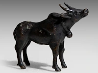 An indian bronze model of the brahman nandi bull, late 19thc, h 8,8 - l 11 cm