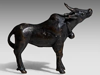 An indian bronze model of the brahman nandi bull, late 19thc, h 8,8 - l 11 cm - afbeelding 2 van  9