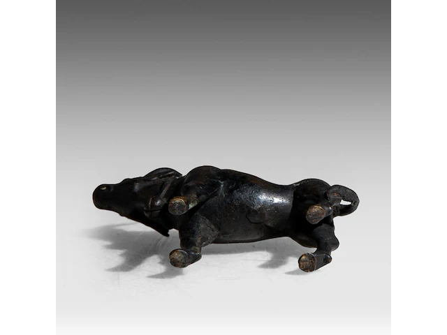 An indian bronze model of the brahman nandi bull, late 19thc, h 8,8 - l 11 cm - afbeelding 9 van  9