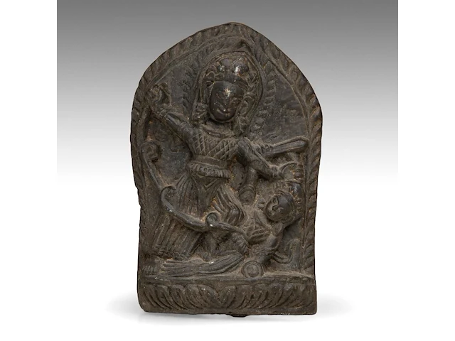 An indian grey stone stele of durga, pala period style, 14 x 9 cm - afbeelding 1 van  7