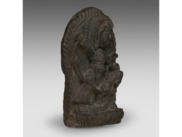 An indian grey stone stele of durga, pala period style, 14 x 9 cm - afbeelding 7 van  7