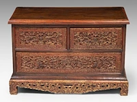 An indonesian madurese chest, 20thc, h 64 - 98 x 53 cm - afbeelding 2 van  5