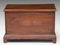 An indonesian madurese chest, 20thc, h 64 - 98 x 53 cm - afbeelding 4 van  5