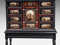 An interesting baroque cabinet-on-stand, decorated with ebony, rosewood, tortoiseshell, brass mounts and hand-painted alabaster plaques, 17thc the cabinet: 55 x 87.5 x 36 cm. (21.64 x 34.45 x 14.16 in.), with stand: 134 - afbeelding 7 van  8