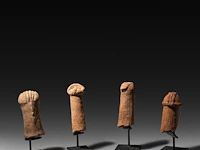 An interesting collection of 8 terracotta phallic figures, bura culture, burkina faso, h 27 cm (tallest) - afbeelding 2 van  5