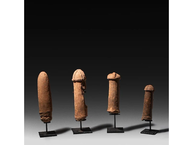 An interesting collection of 8 terracotta phallic figures, bura culture, burkina faso, h 27 cm (tallest) - afbeelding 5 van  5