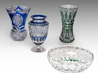 An interesting collection of four blue- and red-overlay cut crystal val-saint-lambert vases and bowl the bowl: 11 x 31 cm. (4.33 x 12.19 in.), the tallest vase: 31 cm. (12.19 in.)