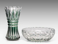 An interesting collection of four blue- and red-overlay cut crystal val-saint-lambert vases and bowl the bowl: 11 x 31 cm. (4.33 x 12.19 in.), the tallest vase: 31 cm. (12.19 in.) - afbeelding 10 van  10