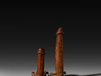 An interesting collection of semi-precious stone and bone phalluses from south east asia, l 22 cm (largest) - afbeelding 7 van  9