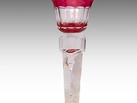 An interesting collection of six red-overlay cut crystal val-saint-lambert vases and items the bowl: 10 x 31.5 cm. (3.94 x 12.40 in.), the tallest vase: 37.5 cm. (14.75 in.) - afbeelding 5 van  12