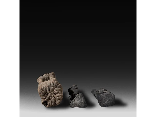 An interesting collection of traditional indonesian folk fertility items - afbeelding 6 van  9