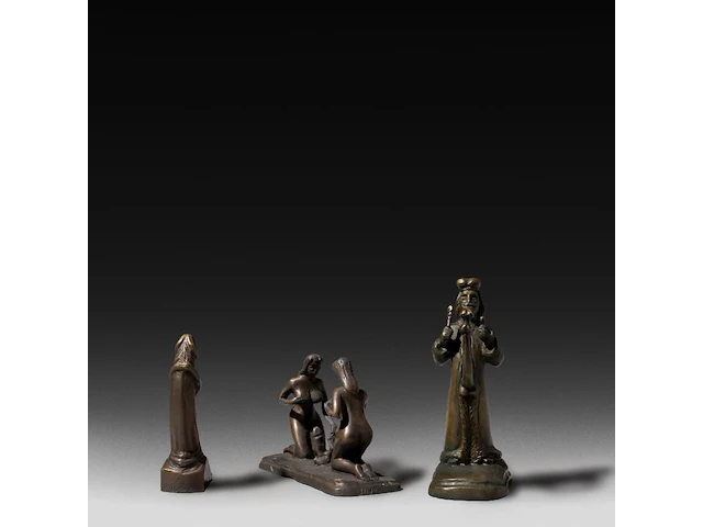 An interesting collection of vienna bronzes with erotic scenes, ca. 1900, h 11 cm (tallest) - afbeelding 3 van  4
