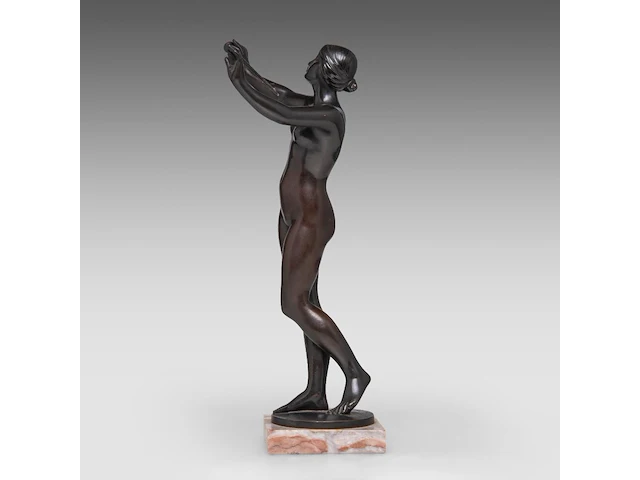 An interesting lot of three various sculptures, 19thc - afbeelding 9 van  14