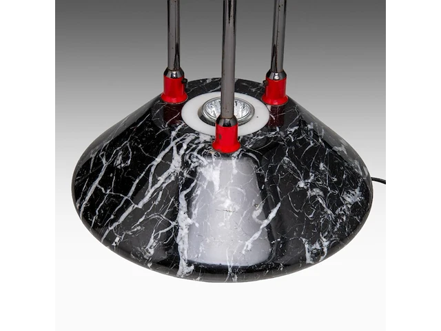 An italian design occasional table with a marble base and a glass top 61 x 65 cm. (24.01 x 25.58 in.) - afbeelding 4 van  4