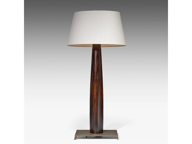An italian design 'pia' floor lamp by romeo sozzi (1948) for promemoria, rosewood on a bronze base 170 cm. (66.93 in.) - afbeelding 1 van  5
