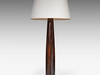 An italian design 'pia' floor lamp by romeo sozzi (1948) for promemoria, rosewood on a bronze base 170 cm. (66.93 in.)