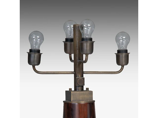 An italian design 'pia' floor lamp by romeo sozzi (1948) for promemoria, rosewood on a bronze base 170 cm. (66.93 in.) - afbeelding 5 van  5