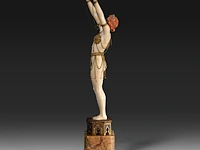 An ivory art deco sculpture of an oriental dancer on an onyx base, interwar period, total h 35 cm - ivory h 26 cm - total weight 1131g (+) - afbeelding 3 van  14