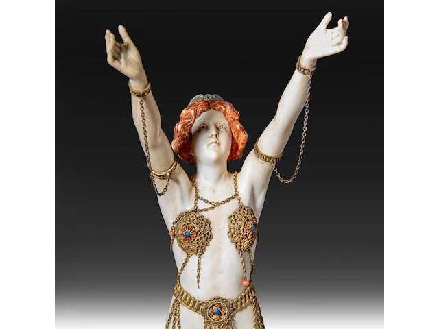 An ivory art deco sculpture of an oriental dancer on an onyx base, interwar period, total h 35 cm - ivory h 26 cm - total weight 1131g (+) - afbeelding 13 van  14