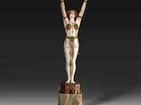 An ivory art deco sculpture of an oriental dancer on an onyx base, interwar period, total h 35 cm - ivory h 26 cm - total weight 1131g (+) - afbeelding 14 van  14