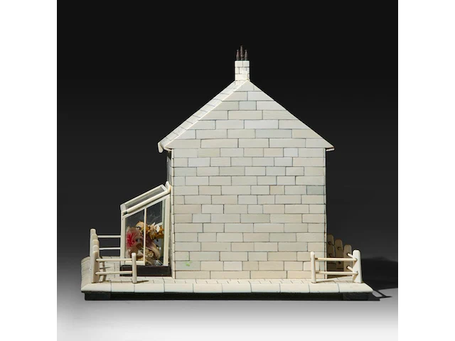 An ivory miniature model of a house, 19thc, h 25 cm - w 29,5 cm - d 21 cm (+) - afbeelding 4 van  6
