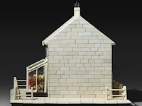 An ivory miniature model of a house, 19thc, h 25 cm - w 29,5 cm - d 21 cm (+) - afbeelding 4 van  6