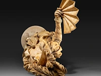 An ivory sculpture of a fine lady with a fan, dieppe, 19thc, h 28 cm - 541g (+) - afbeelding 4 van  7