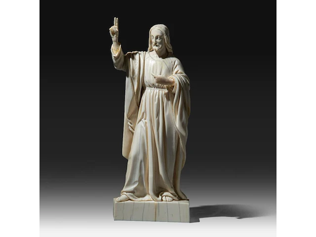 An ivory sculpture of christ with a raised right arm, french, 19thc, h 23 cm (+) - afbeelding 1 van  9