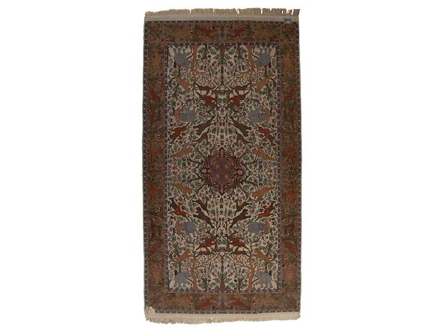 An oriental woollen rug, decorated with various animals 275 x 142 cm. (108.26 x 55.90 in.) - afbeelding 2 van  6