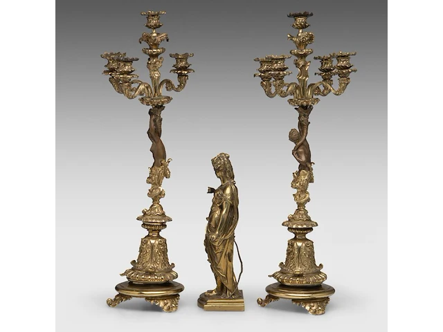 Anatole guillot (1865-1911), a neoclassical gilt bronze sculpture of diana and her hunting dog, accompanied by a pair of matching candelabra diana: 34 cm. (13.39 in.), the candelabra: 65 cm. (25.58 in.) - afbeelding 23 van  32