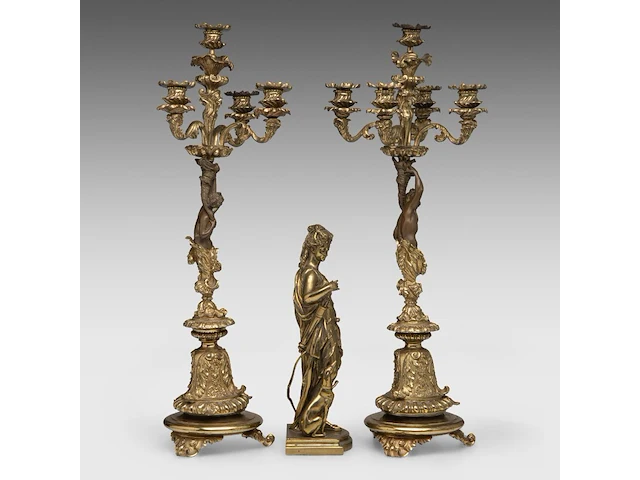 Anatole guillot (1865-1911), a neoclassical gilt bronze sculpture of diana and her hunting dog, accompanied by a pair of matching candelabra diana: 34 cm. (13.39 in.), the candelabra: 65 cm. (25.58 in.) - afbeelding 28 van  32