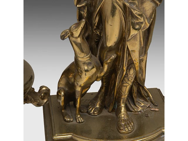 Anatole guillot (1865-1911), a neoclassical gilt bronze sculpture of diana and her hunting dog, accompanied by a pair of matching candelabra diana: 34 cm. (13.39 in.), the candelabra: 65 cm. (25.58 in.) - afbeelding 31 van  32