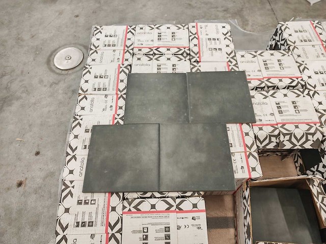 Anatolia form graphite mat vloertegel 20x20 cm 18,36 m² - afbeelding 1 van  3