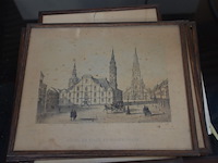 Anatomisch skelet met extra schedel, ronde salontafel met wit blad, 2 ronde bijzettafels met wit blad, ventilator aerian, 7 wandversieringen, partij stipverhalen suske & wiske, 2 vazen - afbeelding 3 van  19