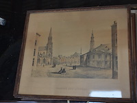 Anatomisch skelet met extra schedel, ronde salontafel met wit blad, 2 ronde bijzettafels met wit blad, ventilator aerian, 7 wandversieringen, partij stipverhalen suske & wiske, 2 vazen - afbeelding 18 van  19