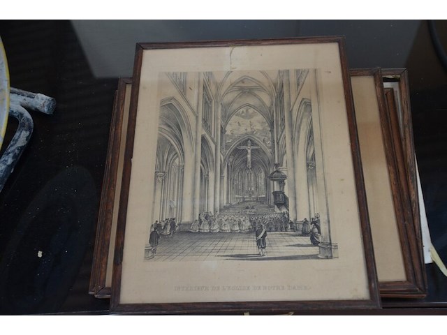 Anatomisch skelet met extra schedel, ronde salontafel met wit blad, 2 ronde bijzettafels met wit blad, ventilator aerian, 7 wandversieringen, partij stipverhalen suske & wiske, 2 vazen - afbeelding 19 van  19