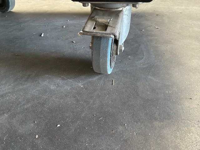 Andere toneelrekwisieten - lege flycase met schuim - afbeelding 10 van  12